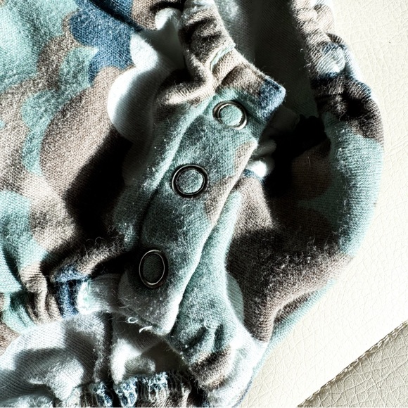 Kate Quinn • Bubble Romper - Picture 3 of 7